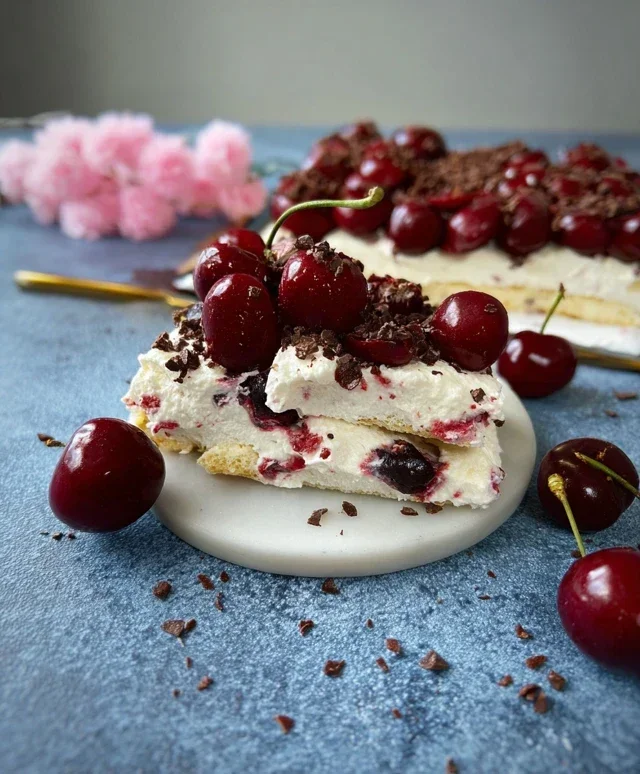 Kirsch Extract Extract-Stracciatella-Sahneschnitten