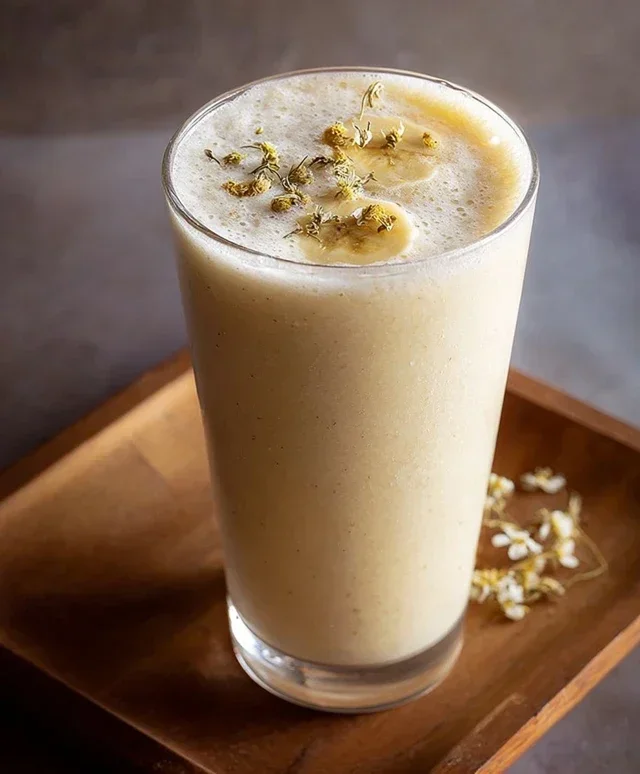 Banana Cbeef beef hamomile Tea Smoothie